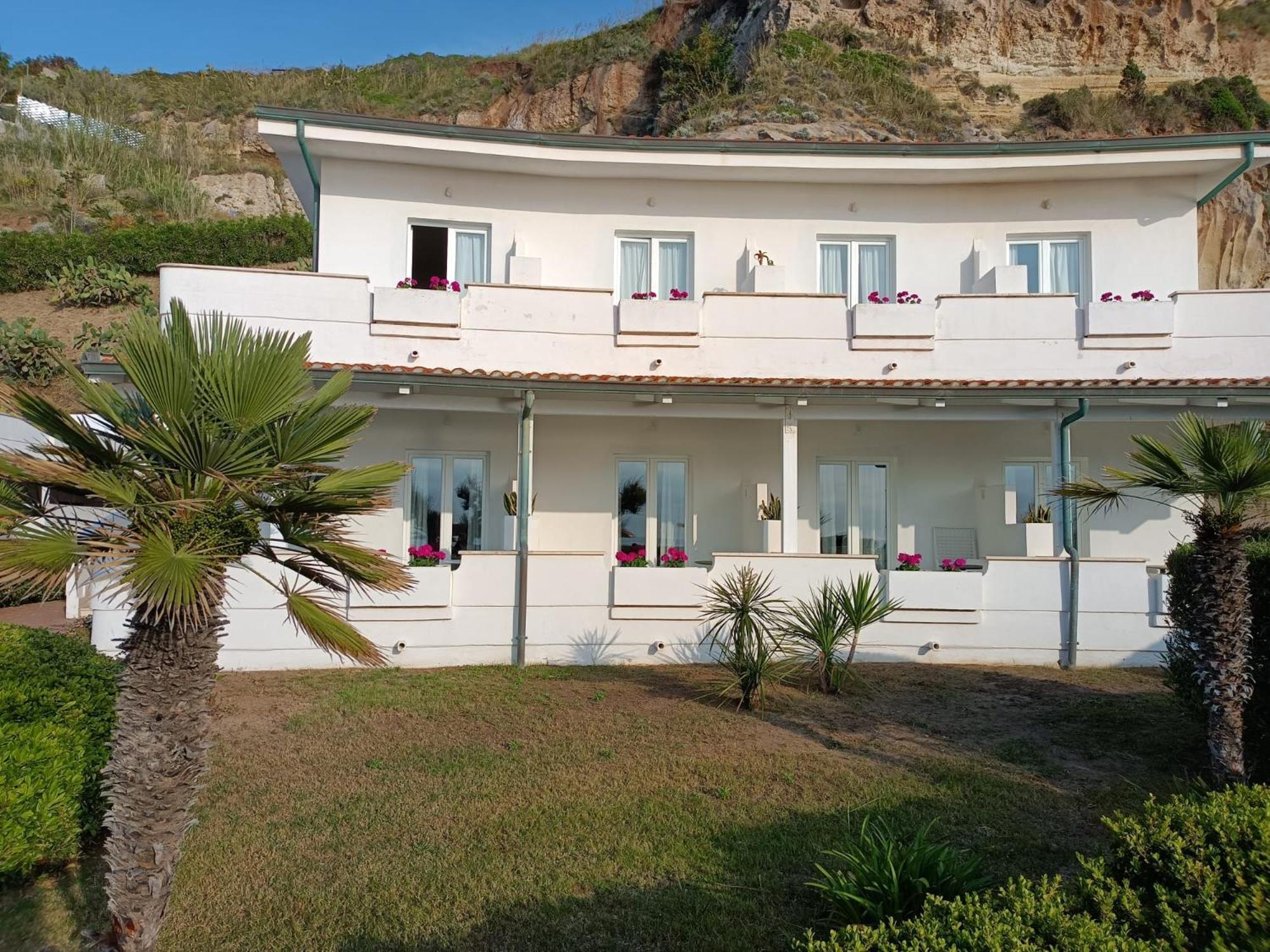 Borgo Di Riaci Beach Resort Santa Domenica  Exterior photo